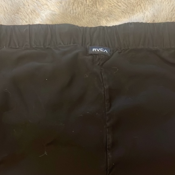 Black size large RVCA shorts with pockets - Picture 4 of 6